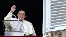 VATICAN-POPE-ANGELUS