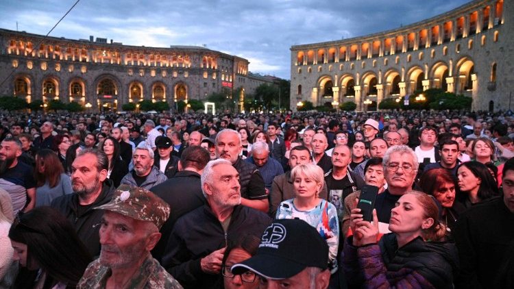 Երեւայն, ցոյց
