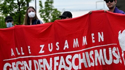 Hollerich warnt vor Faschismus - und vor Gleichgültigkeit