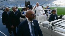 बाल दिवस पर पोप फ्राँसिस रोम के ओलम्पित स्टेडियम में