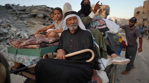 Da Israele ordine di evacuazione su Khan Younis. Non si fermano i raid