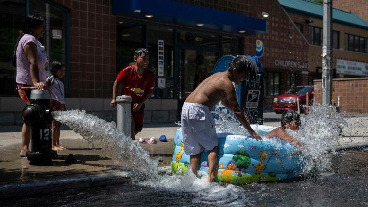 Trẻ em nghèo ở ngoại ô New York