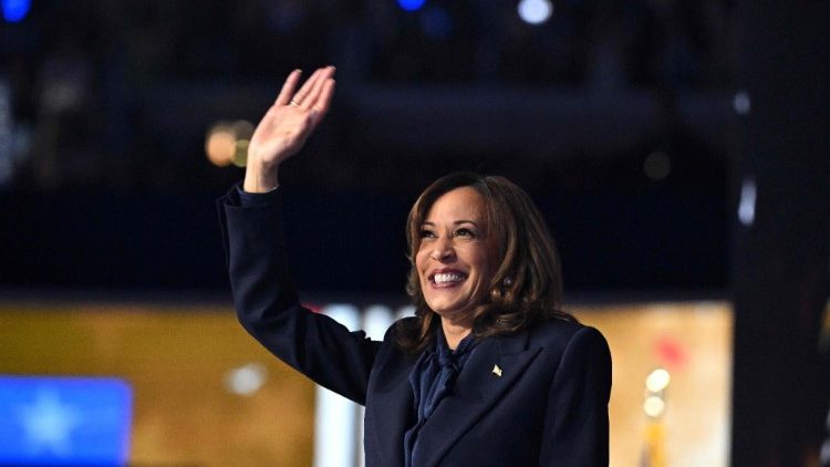 Kamala Harris alla convention democratica