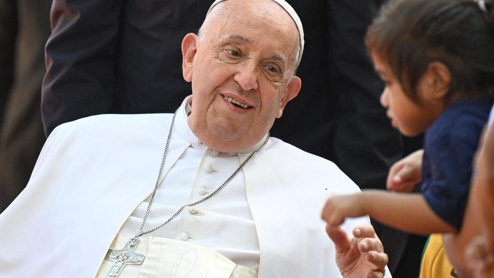 Францішак наведаў школу для дзяцей з інваліднасцю ў Дзілі