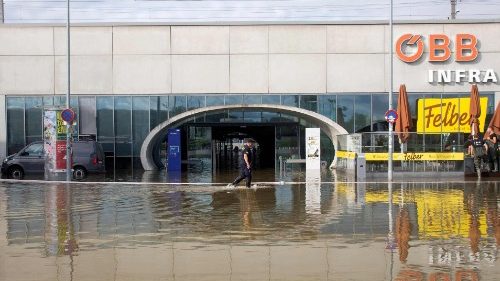 Papst betet für Opfer des Hochwassers in Europa