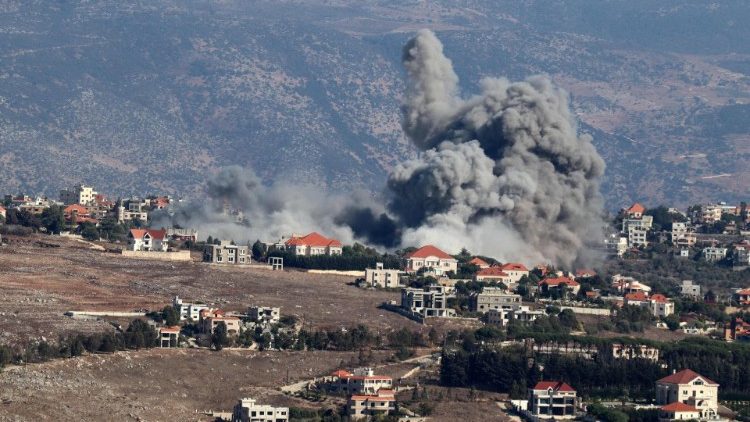 Un ataque aéreo israelí en el pueblo de Khiam, al sur del Líbano. (AFP or licensors)