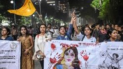 Mediziner in Kolkata, Indien, streiken für härteres staatliches Vorgehen gegen sexuelle Gewalt nach der Vergewaltigung und Ermordung einer Ärztin im August 2024
