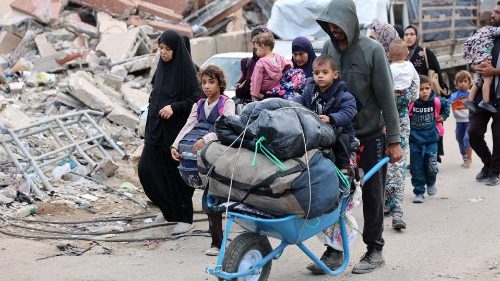 P&aacute;pež poz&yacute;va k modlitbe za pokoj a vyz&yacute;va: Ukončime špir&aacute;lu pomsty