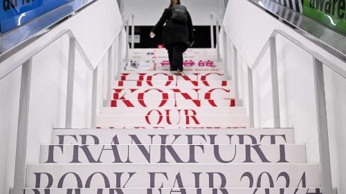 Франкфурцкі кірмаш: выданні Францішка і Бэнэдыкта XVI