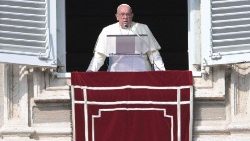 Papst Franziskus beim Angelus  