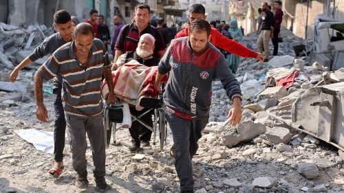 Medio Oriente, decine di morti in attacco israeliano a campo profughi di Gaza