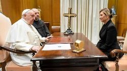 Ołena Zełenska na prywatnym spotkaniu z papieżem 