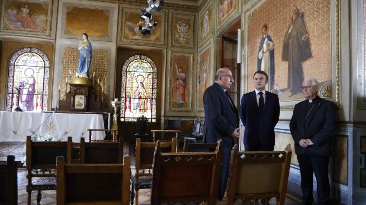 Visita a la sede del Arzobispado de Santiago