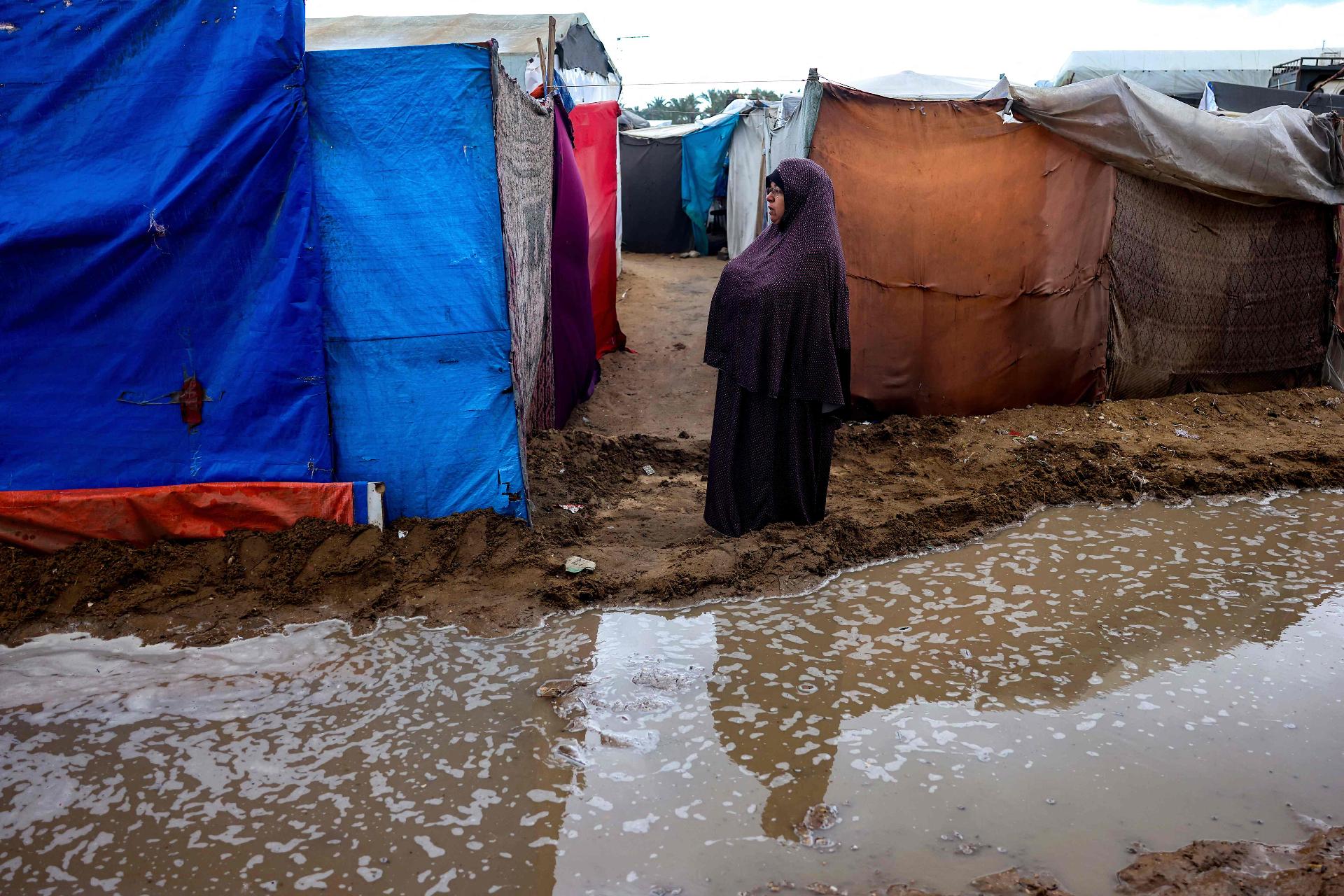 Die Behelfsunterkünfte im al-Zaywayda-Camp wurden durch heftigen Regen getroffen