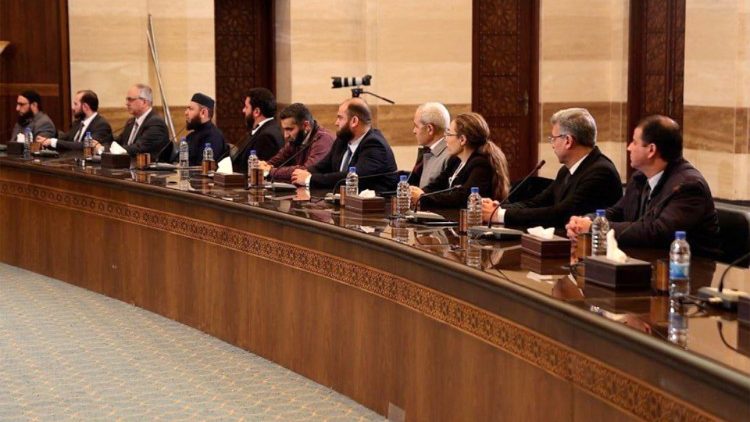 Riunione del nuovo governo siriano