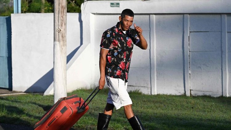 क्यूबा की एक जेल से गुरुवार को रिहा किए गए कैदियों में से एक