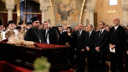 A pápa üzenetet küldött Anasztasziosz tiranai ortodox érsekre halálára