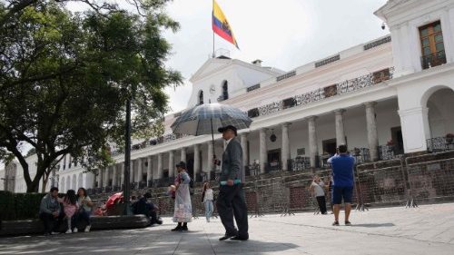 Ecuador a las urnas entre criminalidad y crisis energética