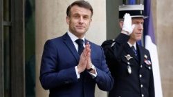 पेरिस में आर्टिफिशियल इंटेलिजेंस एक्शन समिट पर फ्राँसीसी राष्ट्रपति इमैनुएल मैक्रों 