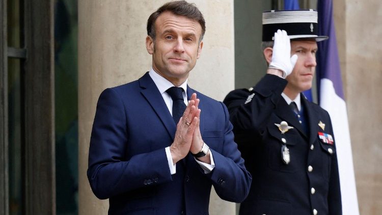 पेरिस में आर्टिफिशियल इंटेलिजेंस एक्शन समिट पर फ्राँसीसी राष्ट्रपति इमैनुएल मैक्रों 