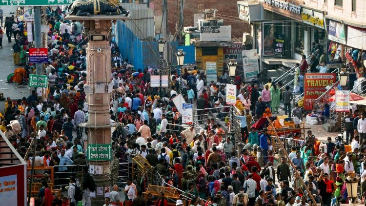 Pilger beim Hindu-Fest Maha Kumbh Mela im Norden Indiens