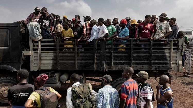Civiles acorralados para su reclutamiento forzoso en la RDC (AFP o cedentes)
