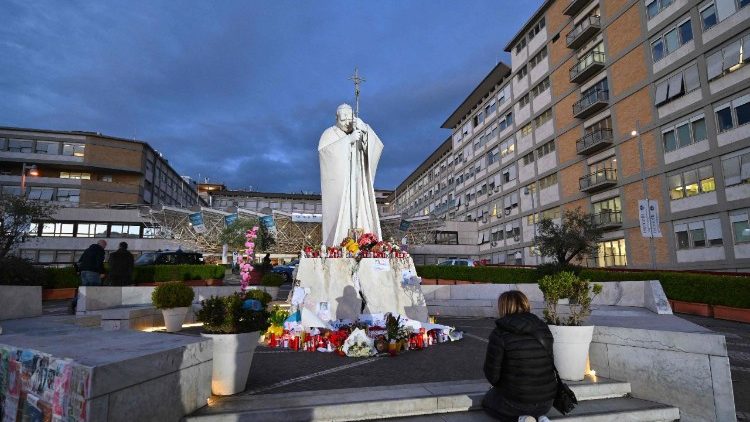 ITALY-VATICAN-RELIGION-POPE-HEALTH