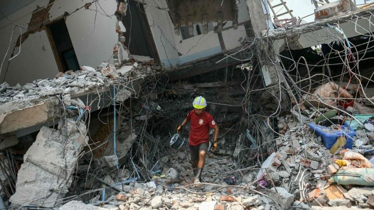 La devstazione causata dal sisma in Myanmar