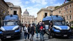 Polizei auf der Via della Conciliazione