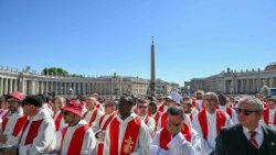 அருள்பணியாளர்கள் 