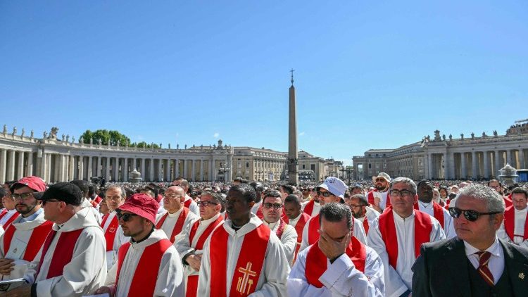அருள்பணியாளர்கள் 