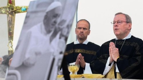 D: Bundesweites Requiem für den Papst