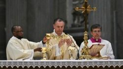 Kardinal Ángel Fernández Artime  je daroval v soboto, 3. maja 2025, popoldne v baziliki svetega Petra osmo mašo zadušnico za papeža Frančiška.