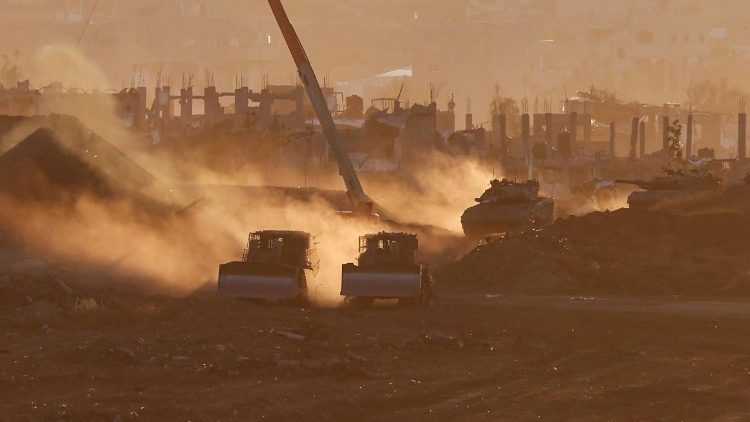 Mezzi militari in azione nella Striscia di Gaza