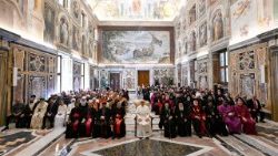 திருத்தந்தை 14-ஆம் லியோ பல்வேறு தலத்திருஅவை பிரதிநிதிகளுடன்