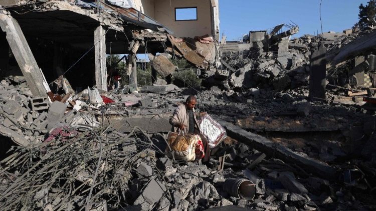 Un raid di Israele colpisce un edificio a Jabalia: 50 le vittime