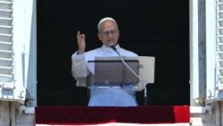 في كلمته قبل صلاة "افرحي يا ملكة السماء" البابا يشجع المؤمنين على أن يكونوا هيكلا مقدساً للرب