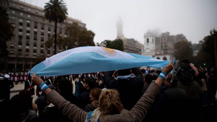 Monseñor García Cuerva animó a rechazar los discursos de odio y violencia.