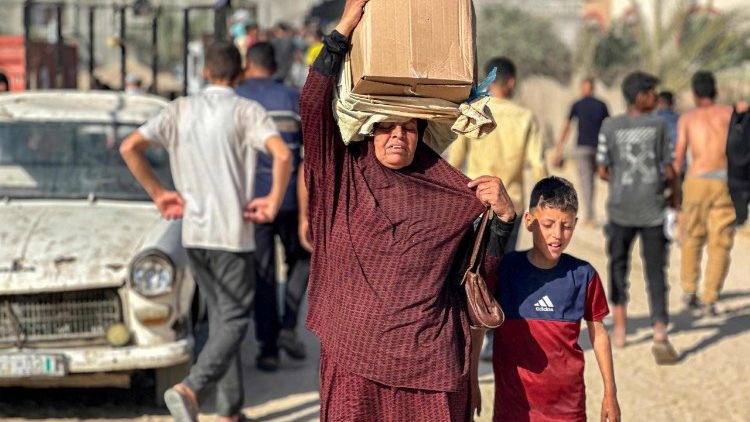 TOPSHOT-PALESTINIAN-ISRAEL-CONFLICT-GAZA-AID