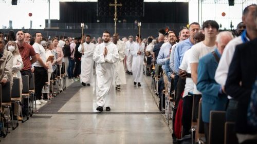 D: „Priesterseminare deutlich reduzieren“