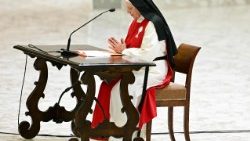 அருள்சகோதரி மரிய குளோரியா ரீவா.