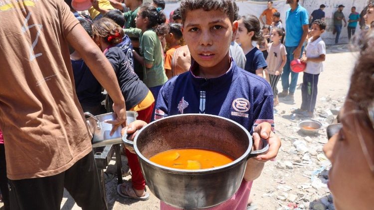 Papa Leo XIV amelaani matumizi ya baa la njaa kama silaha ya kivita katika ujumbe kwa FAO katika mkutano wake wa 44.