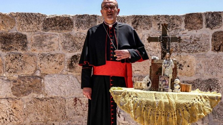 El Patriarca de Jerusalén durante su reciente visita a Taybeh, Cisjordania