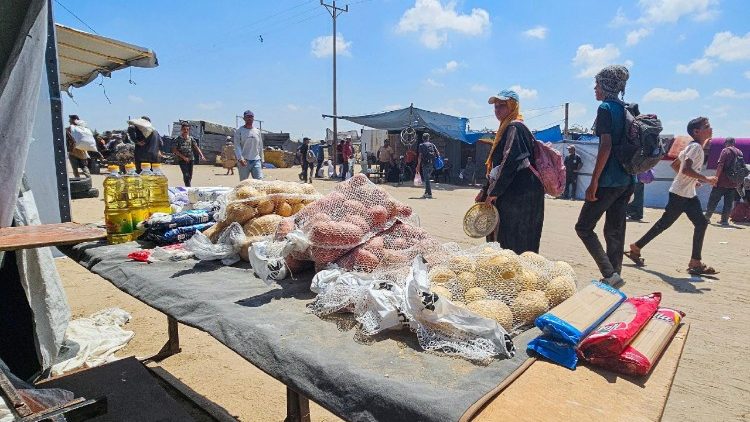 Un marché dans le village d'Al-Mawasi dans le sud de Gaza. 
