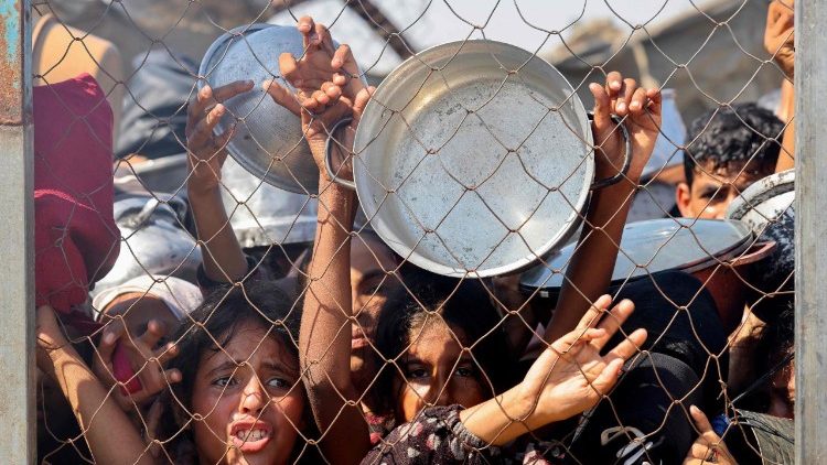 La denuncia dell'UNRWA: oltre mille civili uccisi a Gaza mentre cercavano acqua e cibo