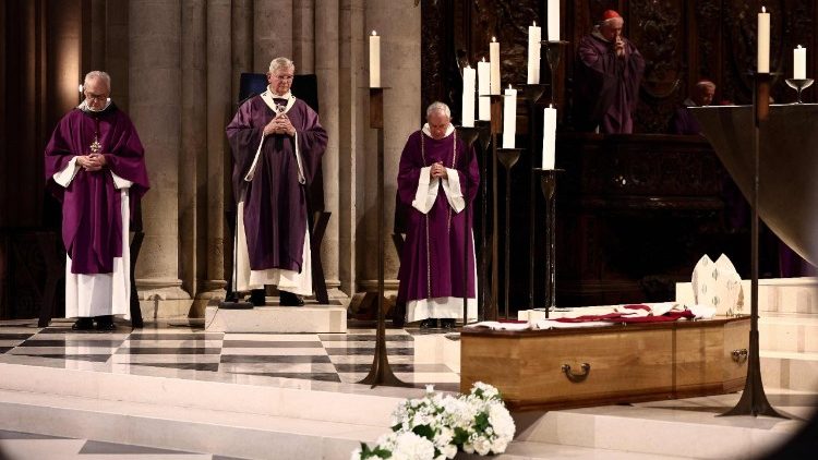 കർദിനാളിന്റെ അന്തിമ ശുശ്രൂഷകൾ പാരീസ് കത്തീഡ്രൽ ദേവാലയത്തിൽ 
