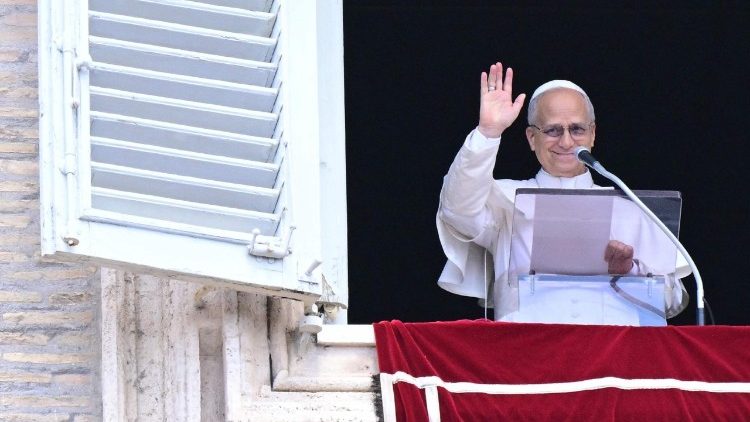 البابا يتلو التبشير الملائكي ويتحدث عن معنى عبور "الباب الضيق" الذي يتحدث عنه الإنجيل