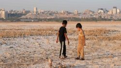 വരണ്ടുണങ്ങുന്ന ഭൂമി - ഇറാക്കിൽനിന്നുള്ള ഒരു ദൃശ്യം