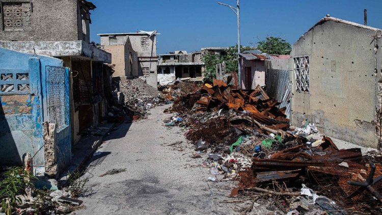 Bandengewalt legt ganze Viertel der Hauptstadt in Schutt und Asche