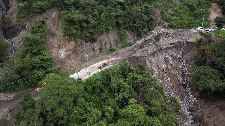 Gli effetti di una frana all'ingresso della città di San Bartolo Tutotepec, nello Stato di Hidalgo